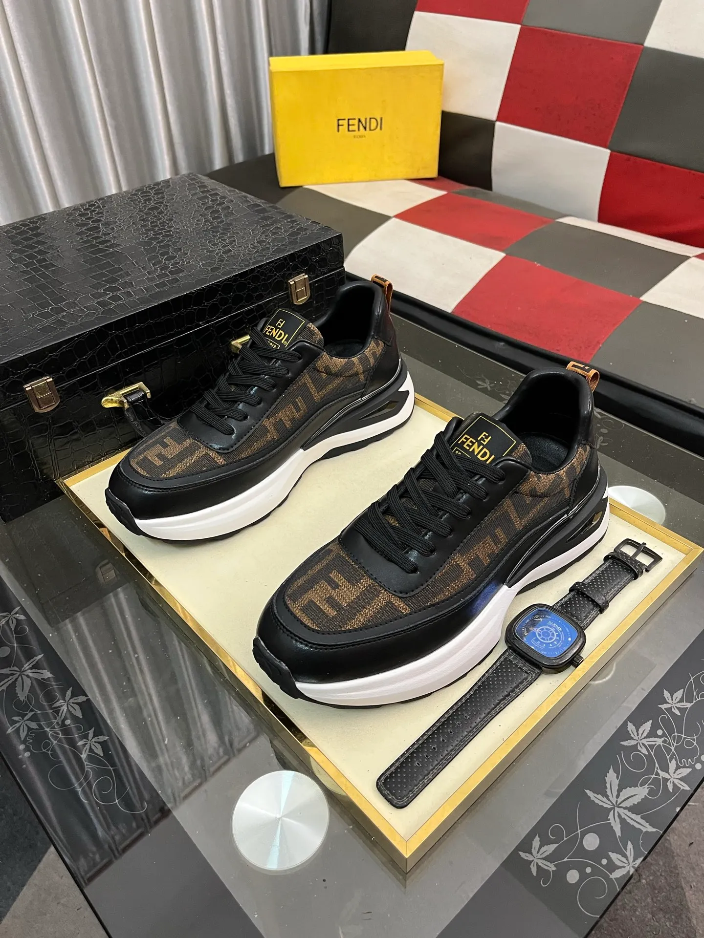 Men's shoes💰458⌚️⌚️[FENDI-FENDI] Classic men's casual shoes🔥New product nowadays, made of cowhide + breathable fabric, comfortable pigskin lining. The perfect last shape and generous and fashionable design have attracted the favor of many consumers. 🔥Number of sizes: 38-444️⃣Colors available